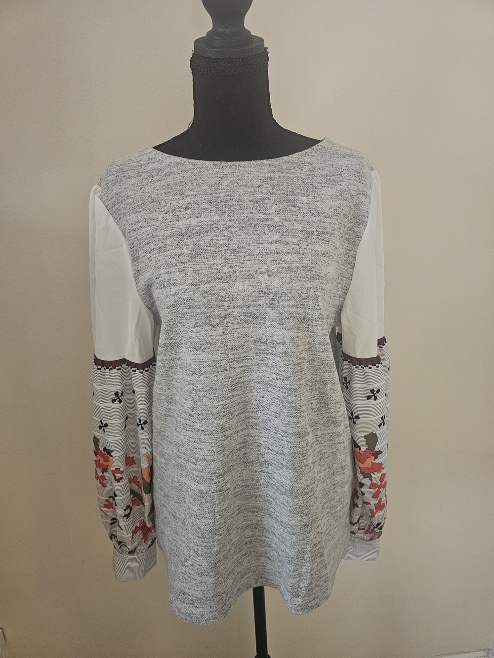 Gray Knit Pullover Top with Floral Sleeve Detail